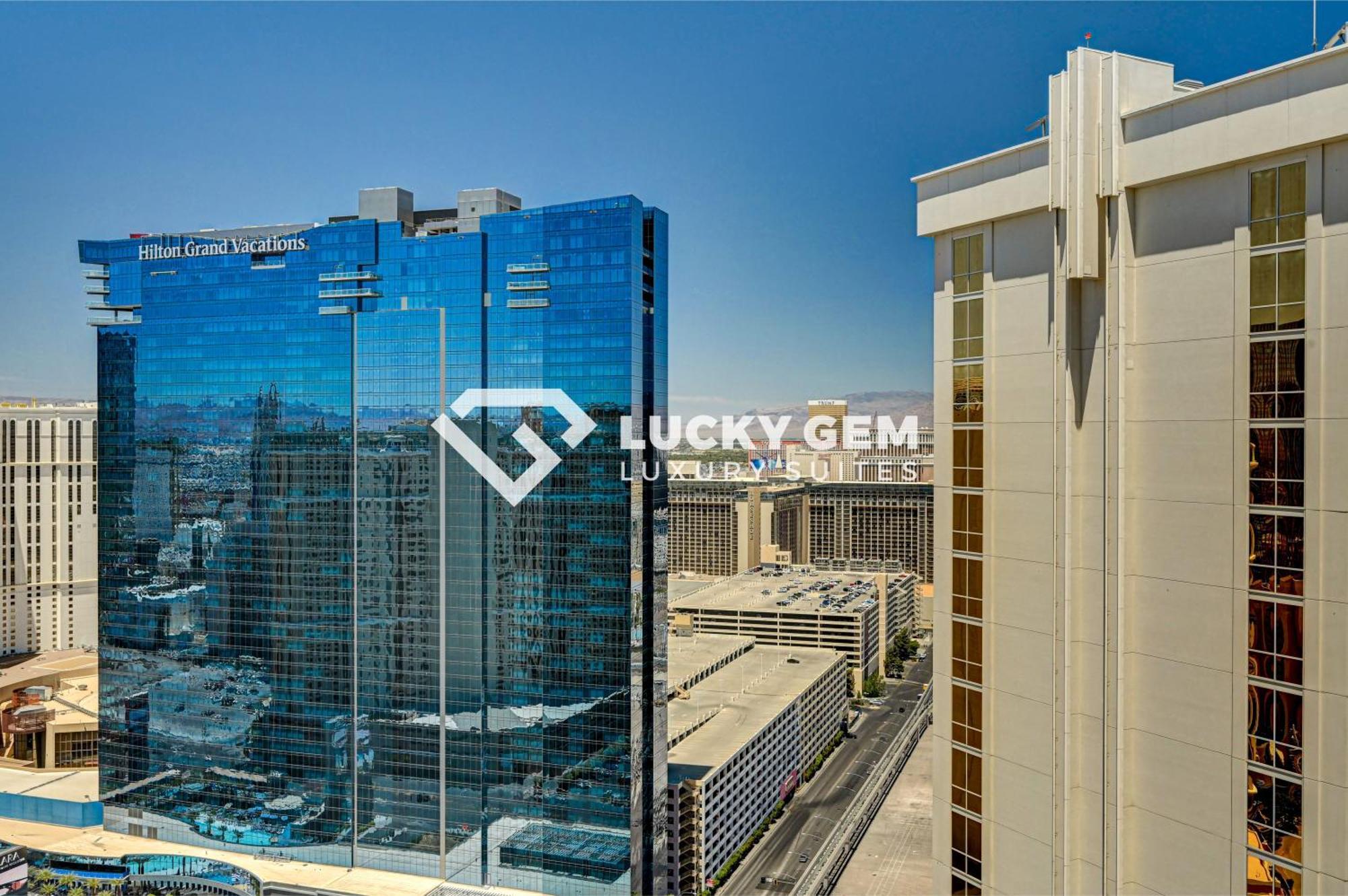 לאס וגאס Lucky Gem Penthouse & Luxury Suites At Signature Resort, Balcony Strip View 3505 מראה חיצוני תמונה