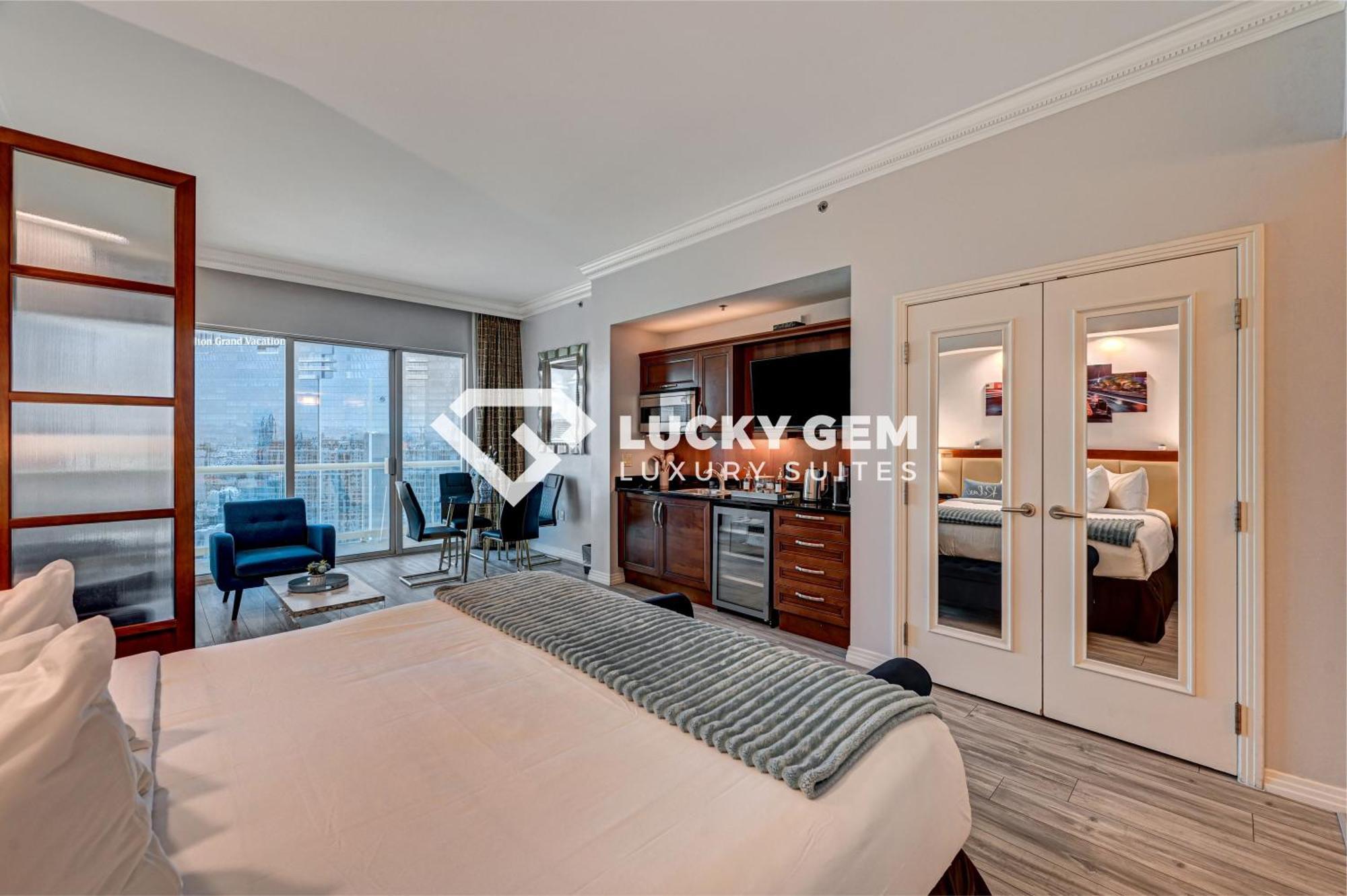 לאס וגאס Lucky Gem Penthouse & Luxury Suites At Signature Resort, Balcony Strip View 3505 מראה חיצוני תמונה