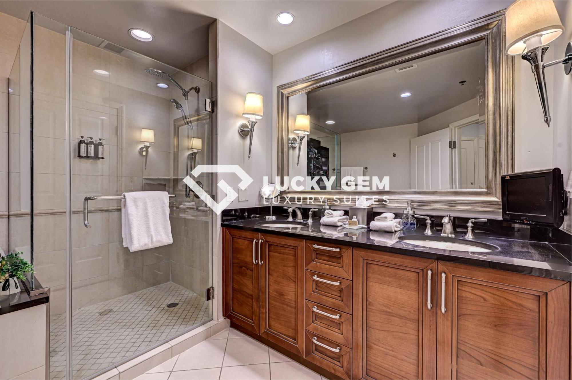 לאס וגאס Lucky Gem Penthouse & Luxury Suites At Signature Resort, Balcony Strip View 3505 מראה חיצוני תמונה