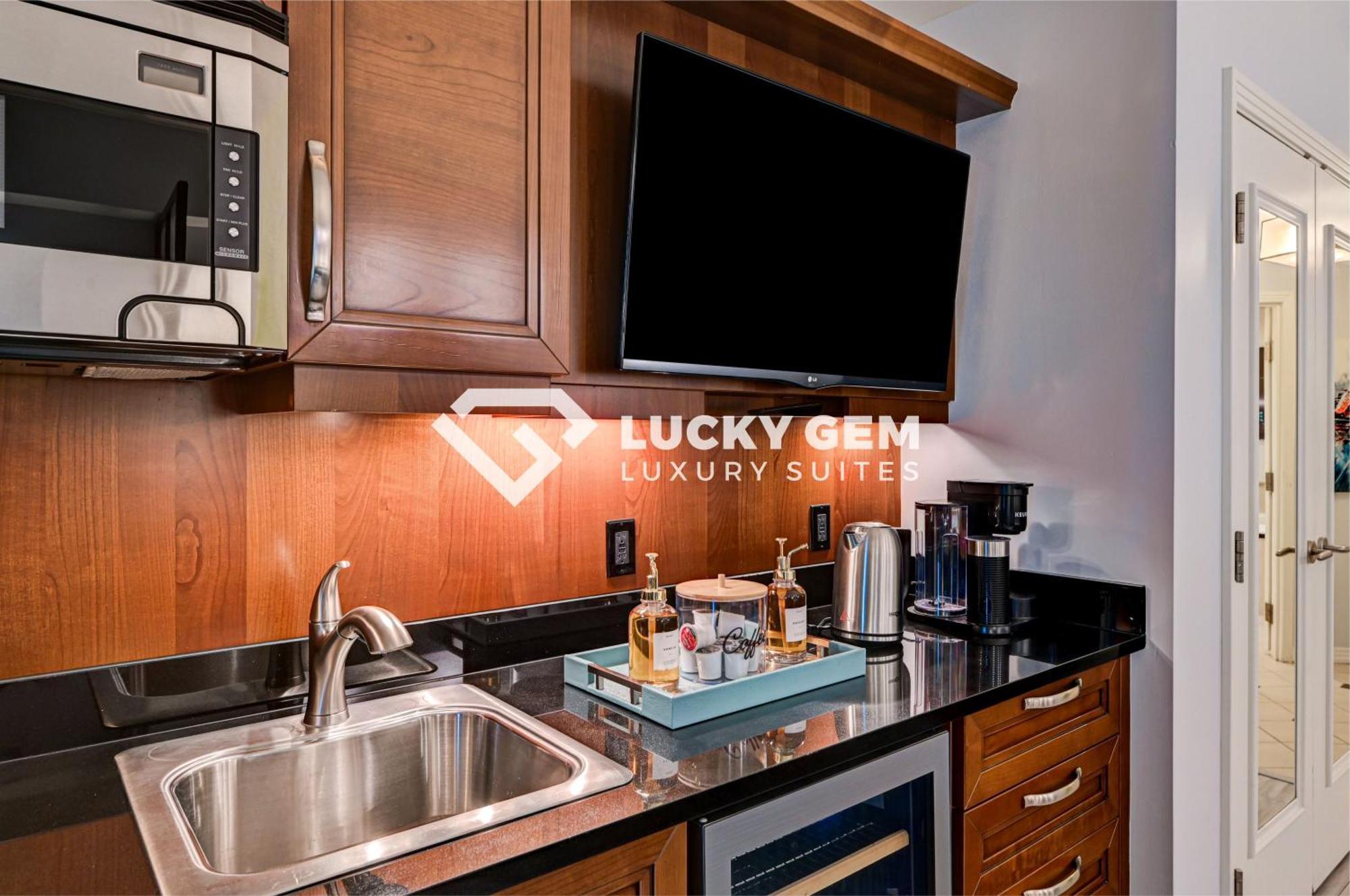 לאס וגאס Lucky Gem Penthouse & Luxury Suites At Signature Resort, Balcony Strip View 3505 מראה חיצוני תמונה