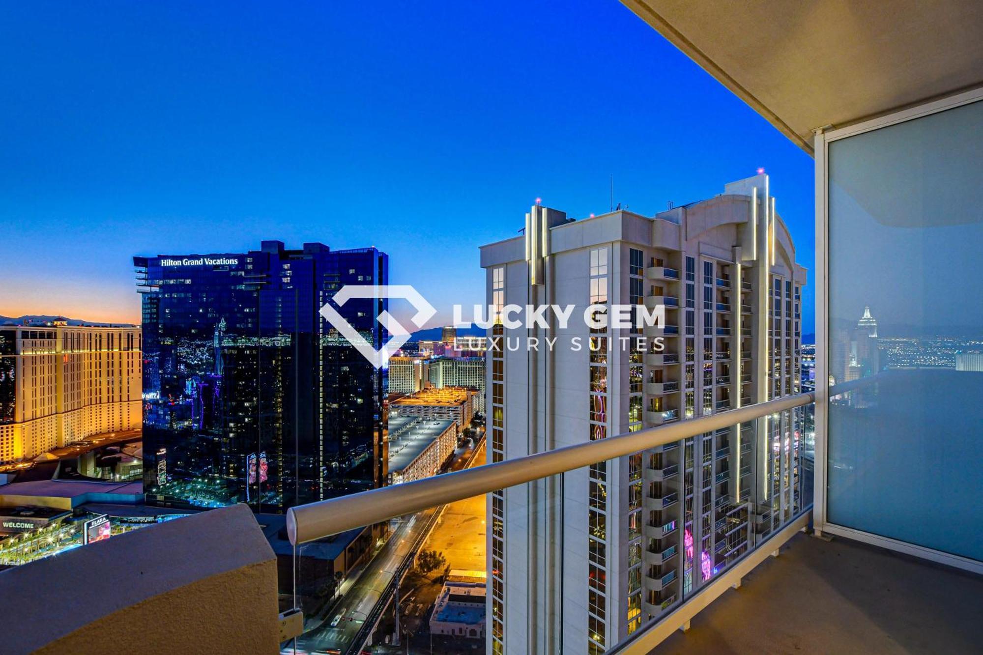 לאס וגאס Lucky Gem Penthouse & Luxury Suites At Signature Resort, Balcony Strip View 3505 מראה חיצוני תמונה