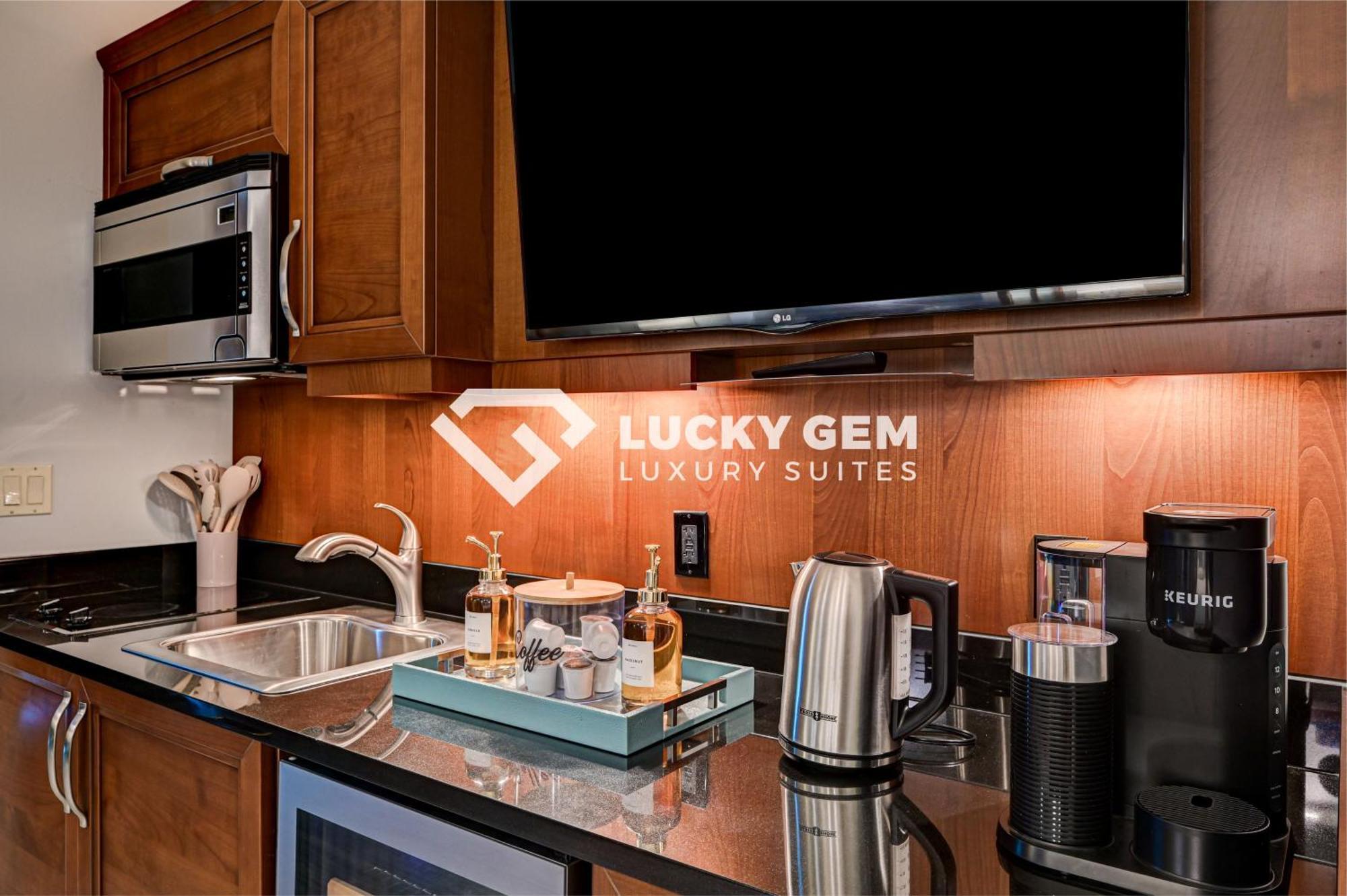 לאס וגאס Lucky Gem Penthouse & Luxury Suites At Signature Resort, Balcony Strip View 3505 מראה חיצוני תמונה
