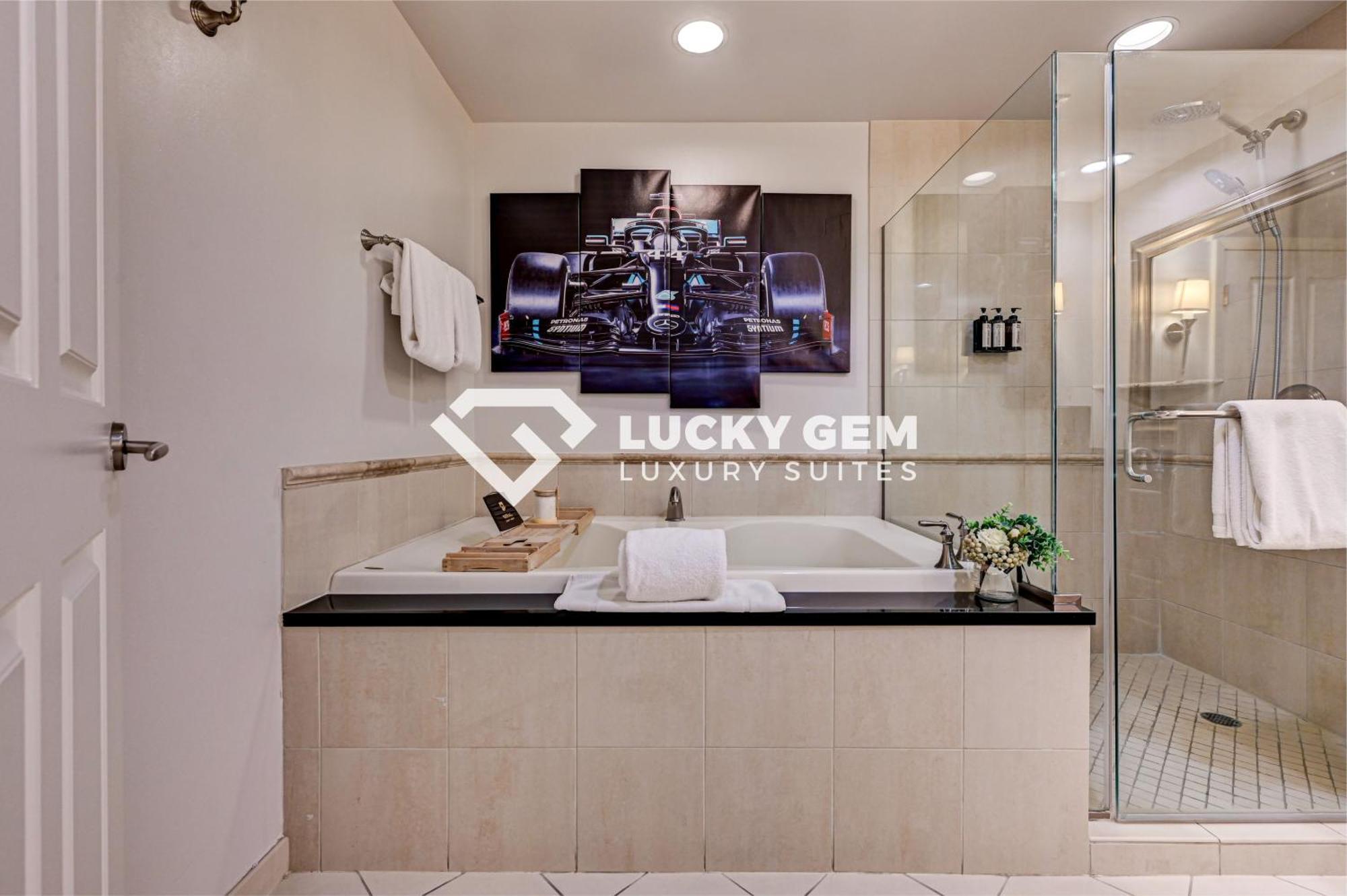 לאס וגאס Lucky Gem Penthouse & Luxury Suites At Signature Resort, Balcony Strip View 3505 מראה חיצוני תמונה