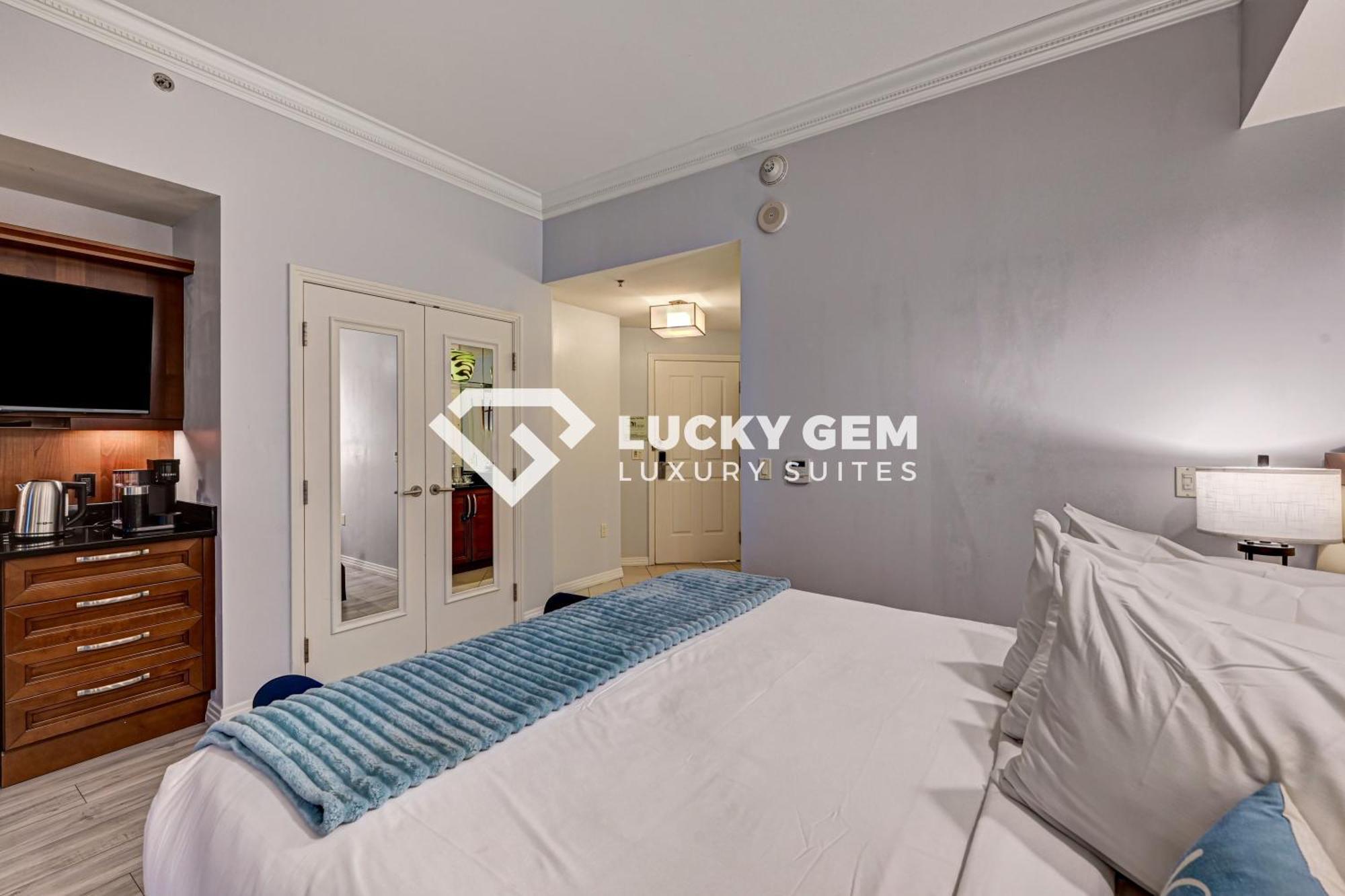 לאס וגאס Lucky Gem Penthouse & Luxury Suites At Signature Resort, Balcony Strip View 3505 מראה חיצוני תמונה