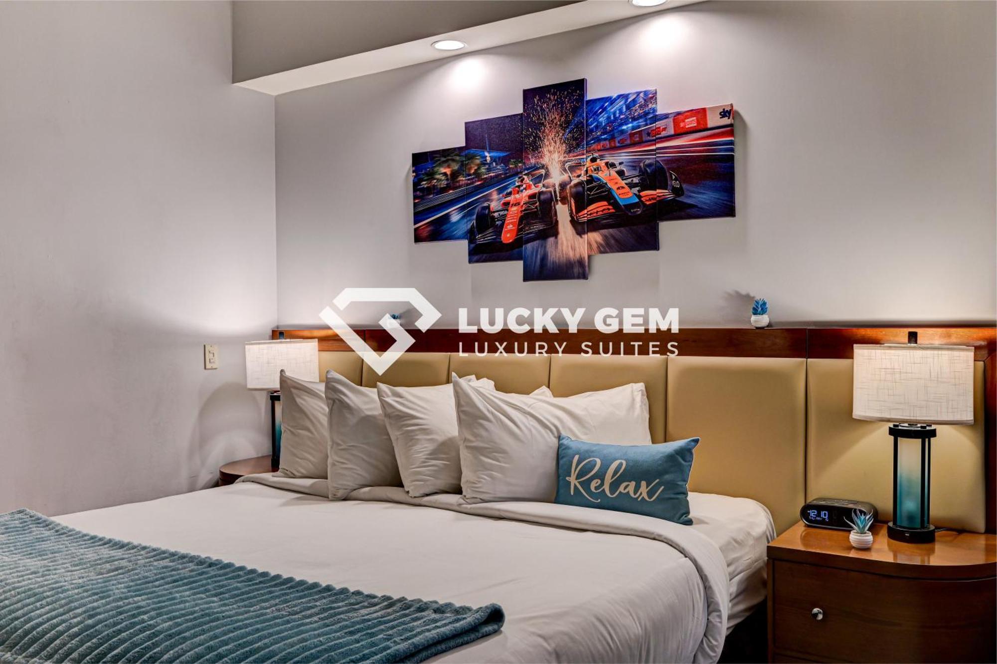 לאס וגאס Lucky Gem Penthouse & Luxury Suites At Signature Resort, Balcony Strip View 3505 מראה חיצוני תמונה